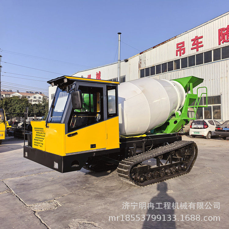 中小型水电工程混凝土运输搅拌罐车中转站水泥运输履带式搅拌罐车