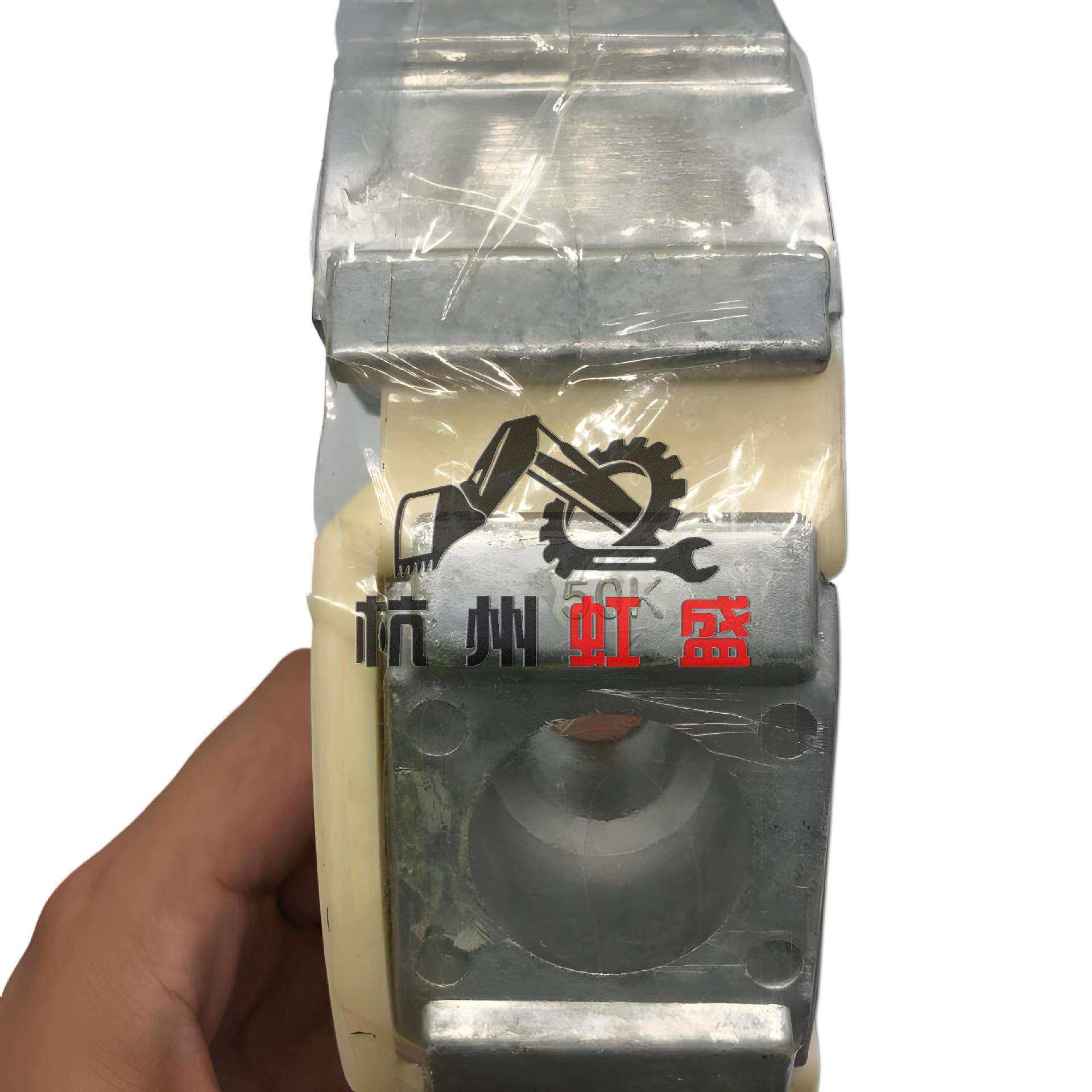 适用R110-7 R215 三一SY215-9挖掘机发动机液压泵连接胶联轴器50K
