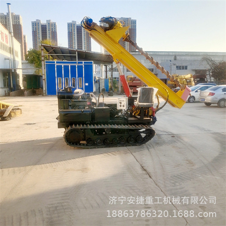 小型全液压履带式光伏打桩机