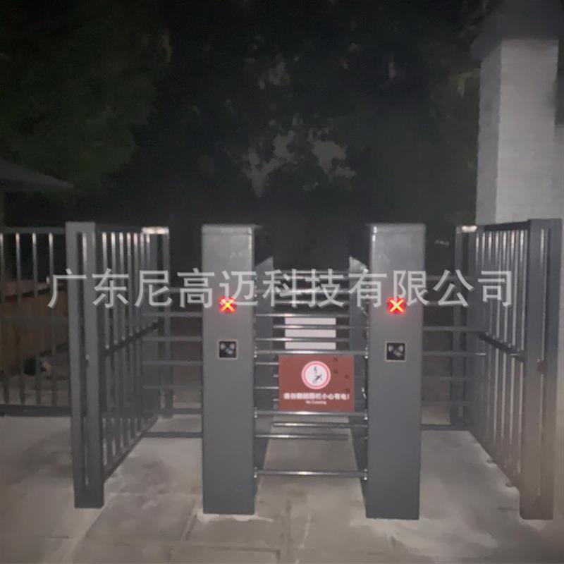 工地小区双通道半高转闸门人行通道单方向刷卡进出分流旋转式辊匝