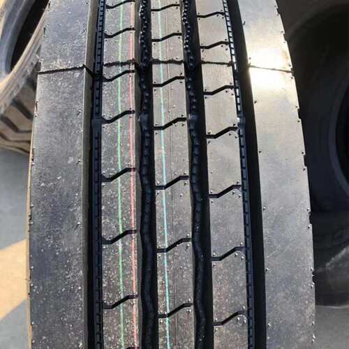 11r22.5钢丝胎 加厚耐磨耐扎卡车胎装载机轮胎厂家直销货车轮胎