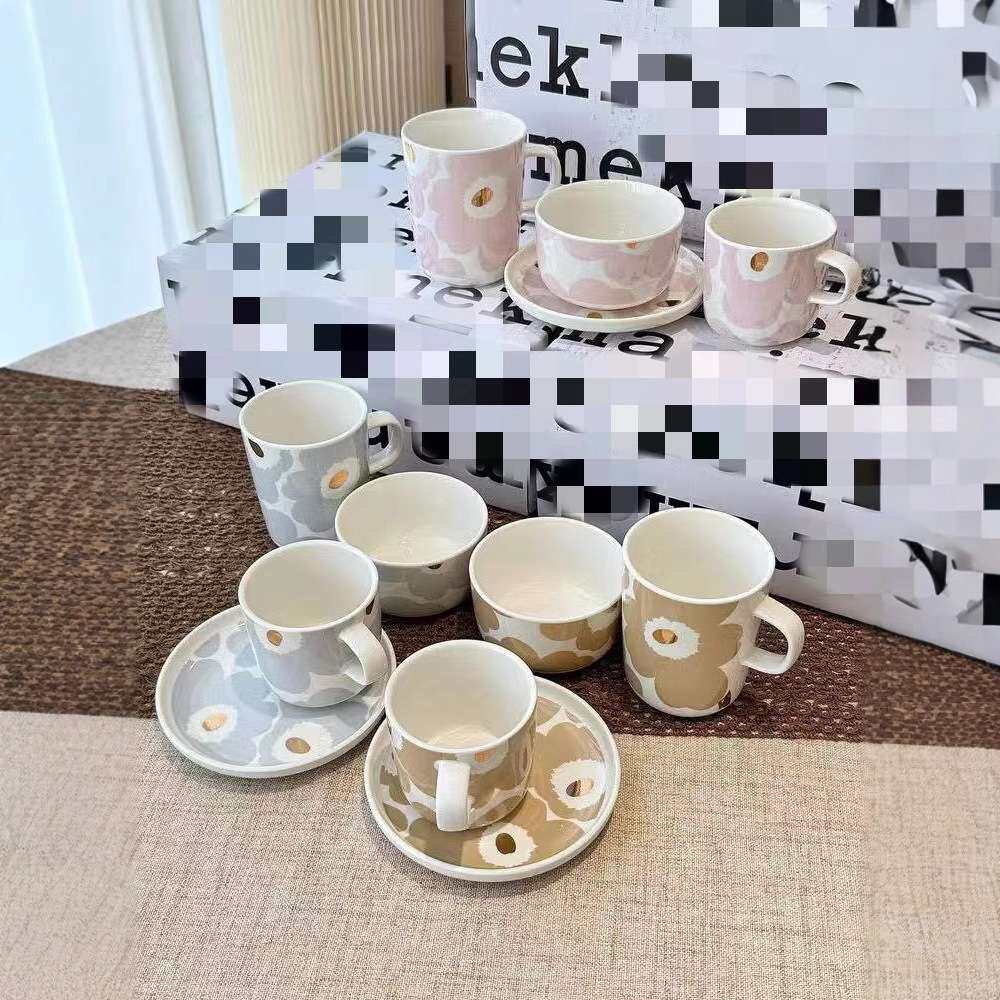 芬兰花卉陶瓷餐具四件套马克杯手握杯咖啡杯圆盘子餐具套装