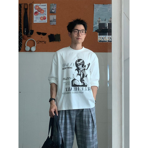 boxy轻亚卡通人像印花打底衫