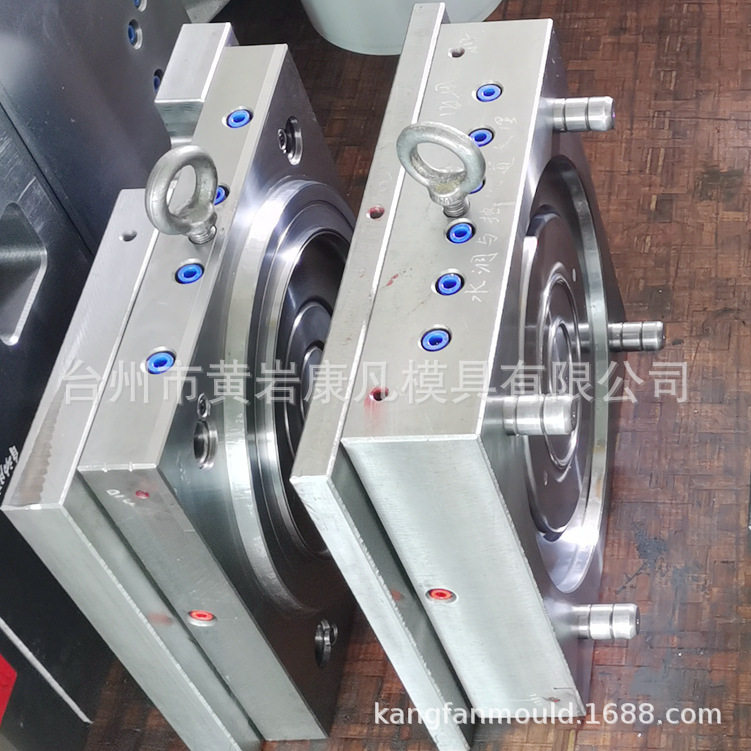 60升吹塑螺纹桶盖模具