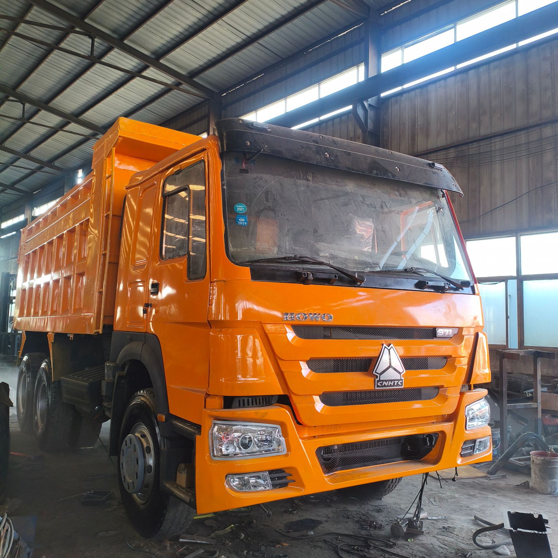 重汽豪沃后八轮自卸车现车
