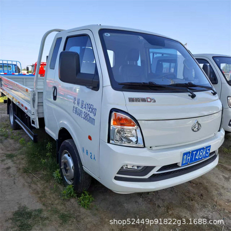 长安2吨高栏厢式货车3.3米可选