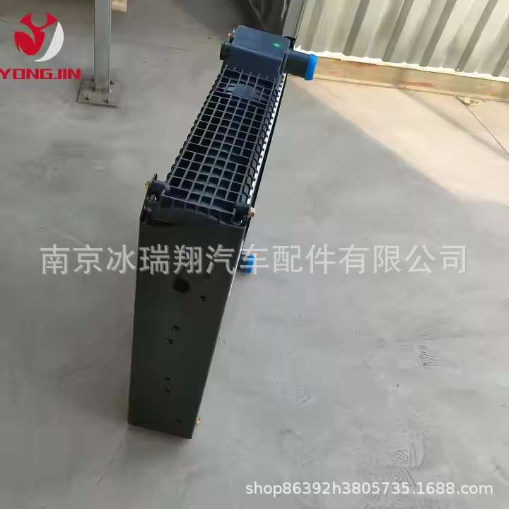 332/G3691 JCB优质水铝塑料散热器水箱散热器