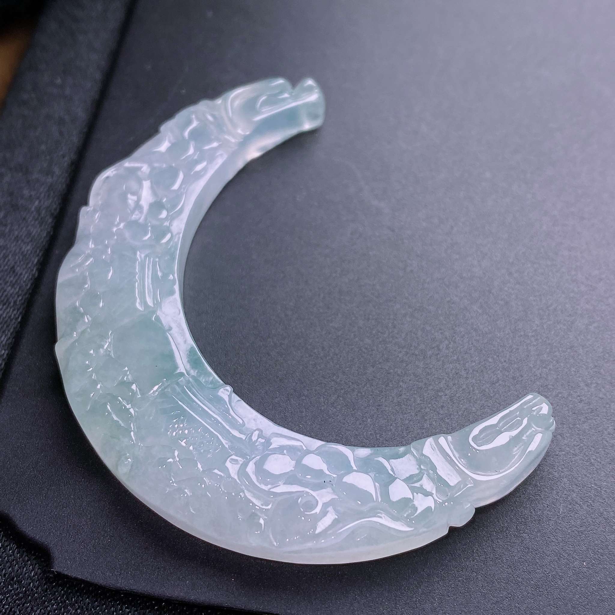 缅甸天然翡翠a货冰种山水画玉横弯条锁骨链jxry卡50-12.8-5.6mm