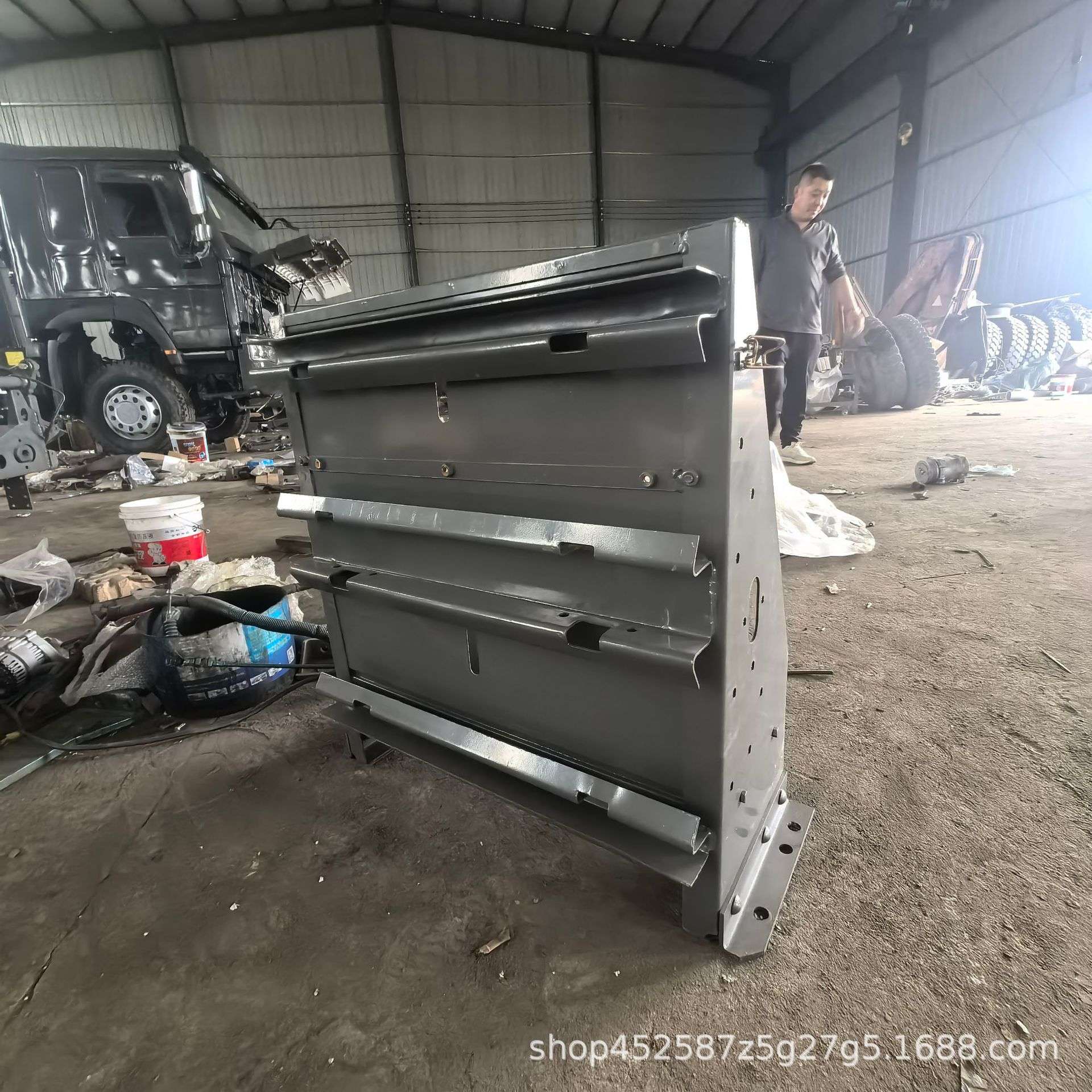 工厂供应大型工程车配件 适用多种重型汽车维修件拆车件