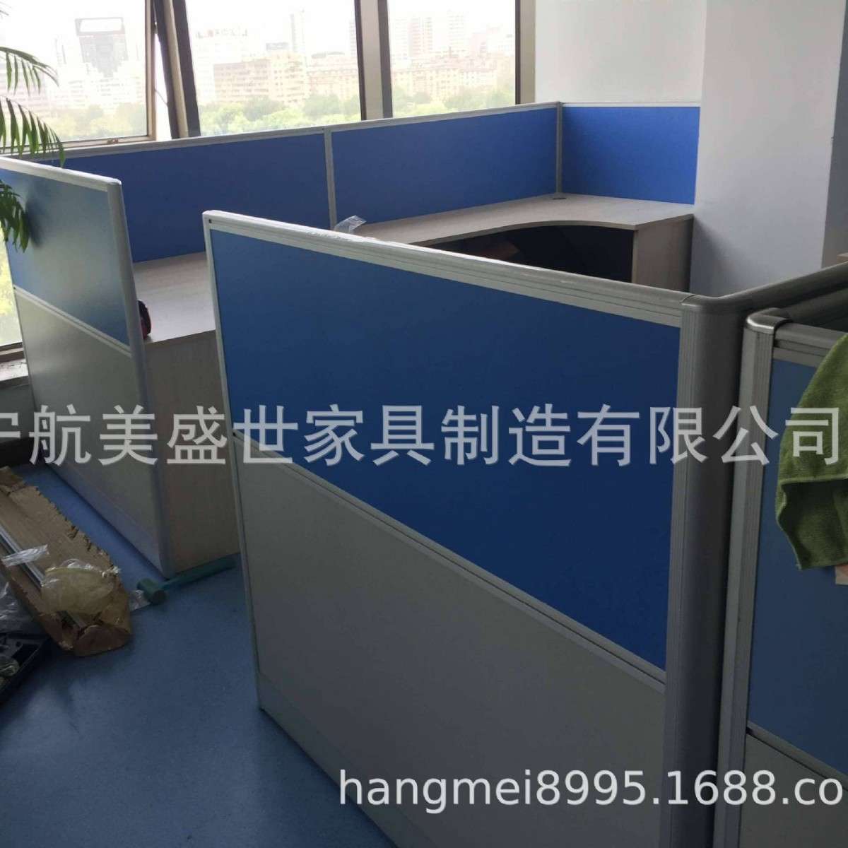 通辽兴安盟办公隔断桌 灰白配套浅灰 奈曼旗时尚办公桌椅库伦桌椅