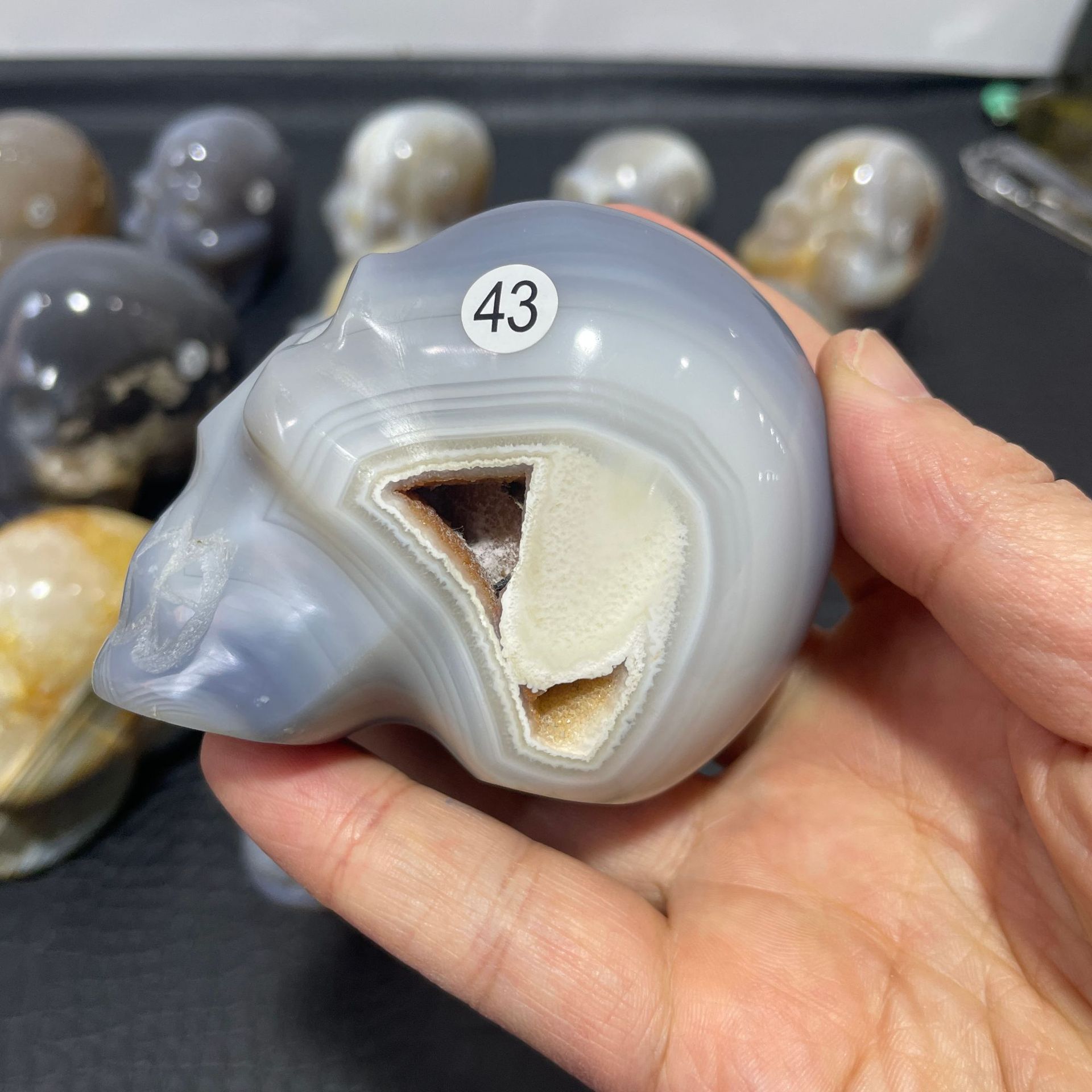外贸纯手工雕刻头骨万圣节装饰品玛瑙晶洞大骷髅头精品家居摆件