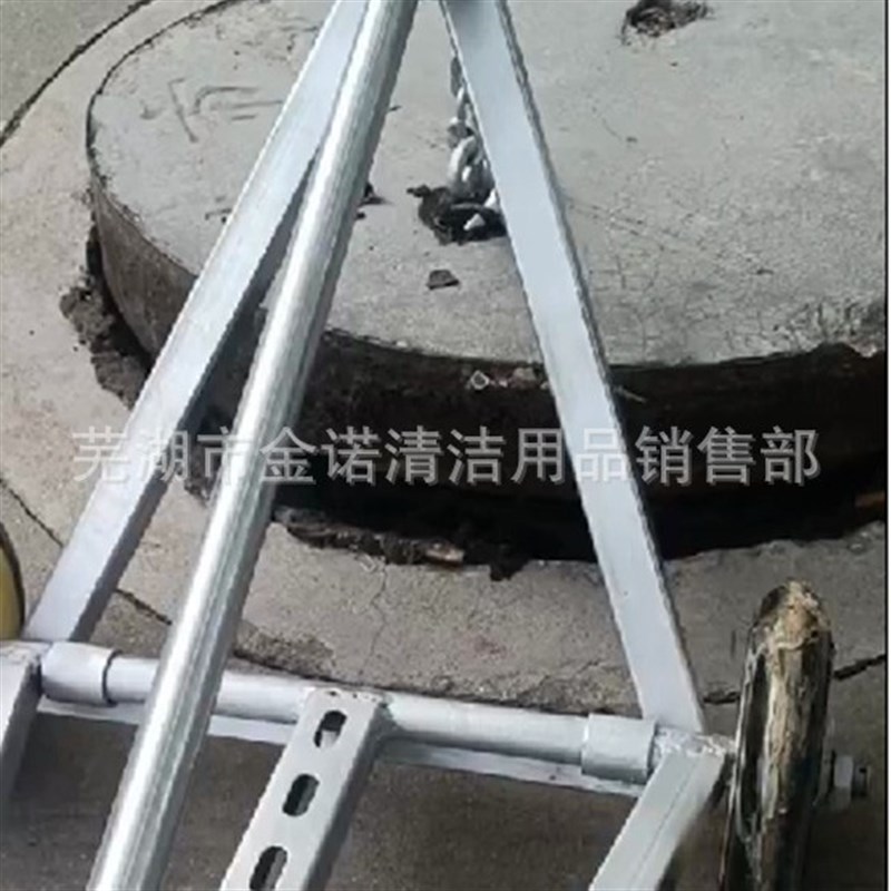延安汗中城市排水管网检修井盖开启装置.通沟牛机械X牵引疏通装置