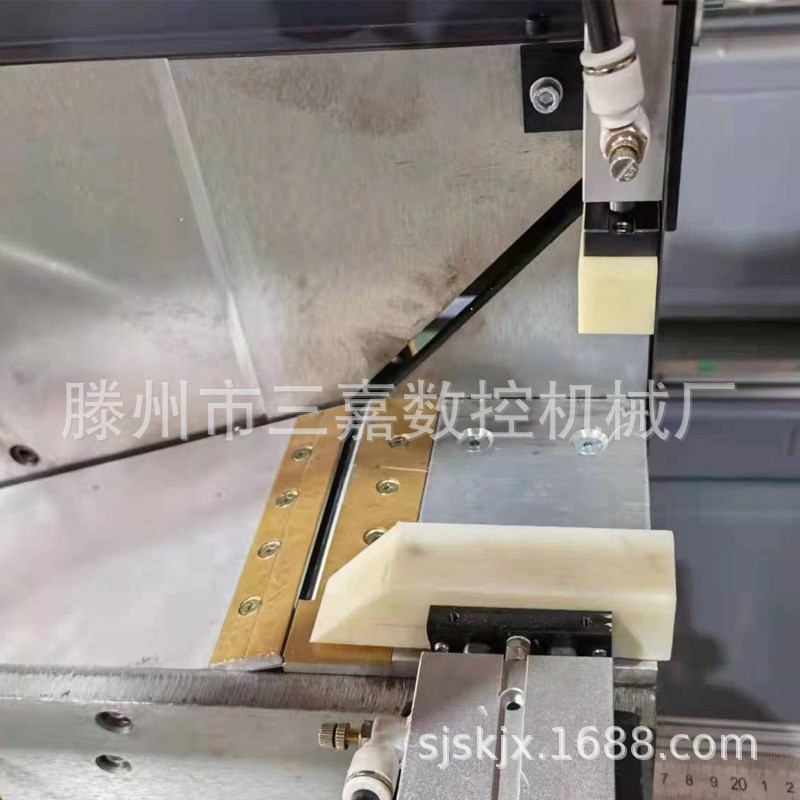 极简玻璃门数控双头锯 拉手z定位专用数控锯 极简门加工设备