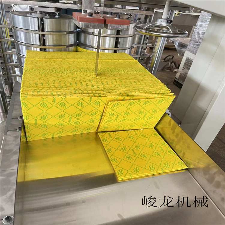 优惠一次性毛巾机设备 无纺布旅行便携压缩浴巾折叠机