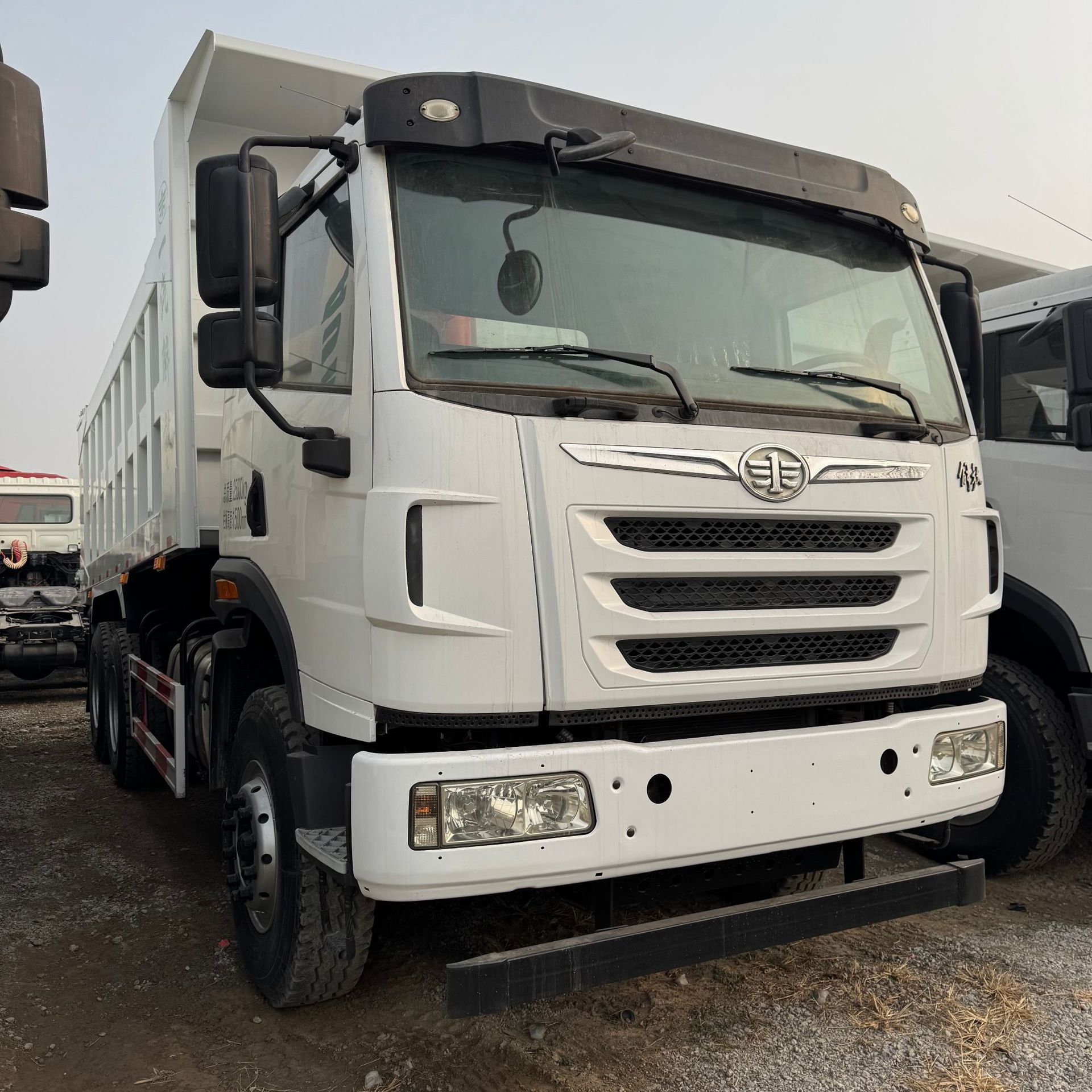 出口中国解放后翻自卸车 解放后八轮自卸车 渣土运输翻斗自卸卡车