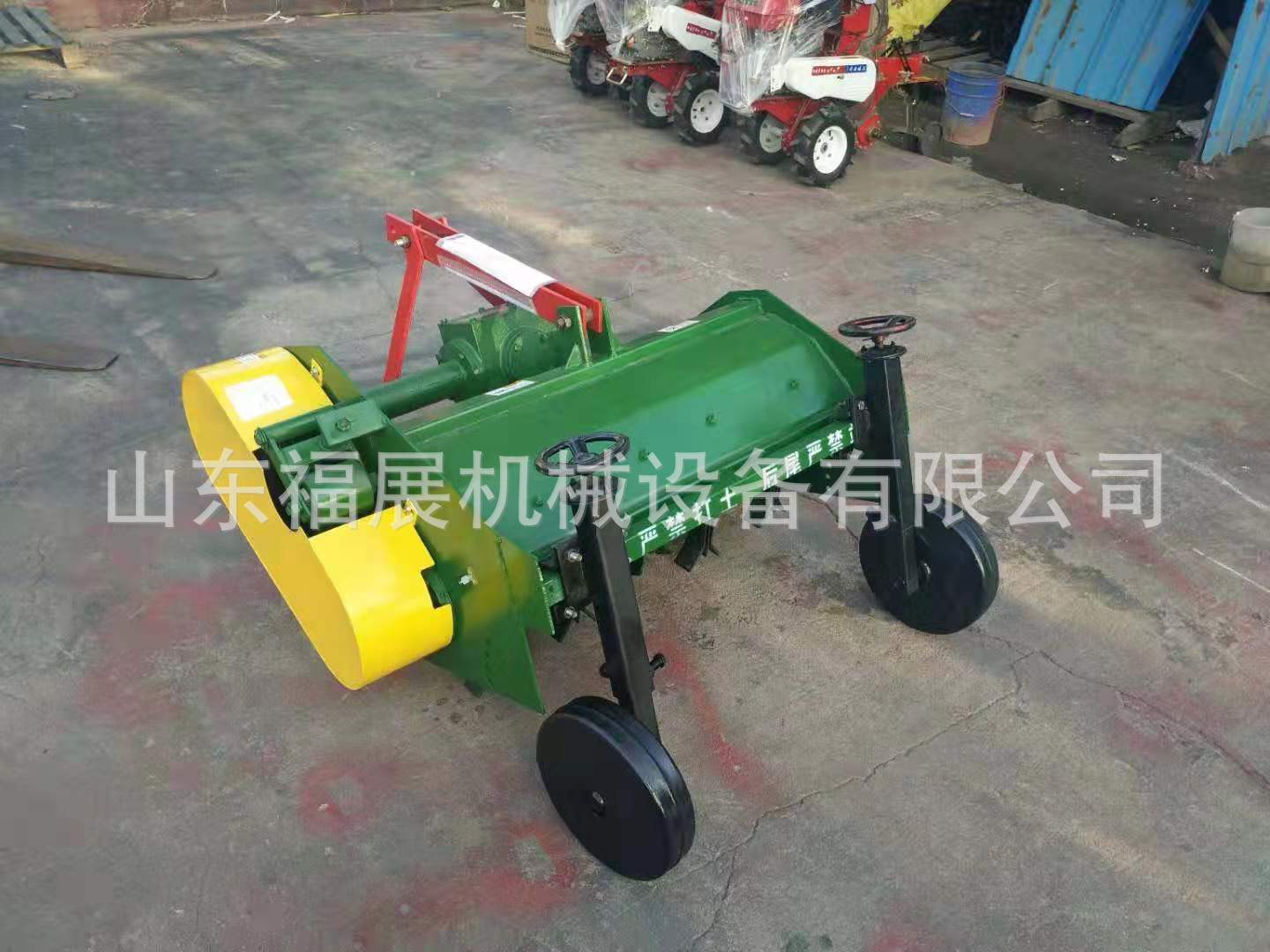 四轮带动的宽幅加强秸秆粉碎机