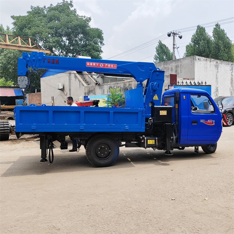 三轮随车吊车 小型l农用车载起重机 全液压6吨工程轮式吊 三马子