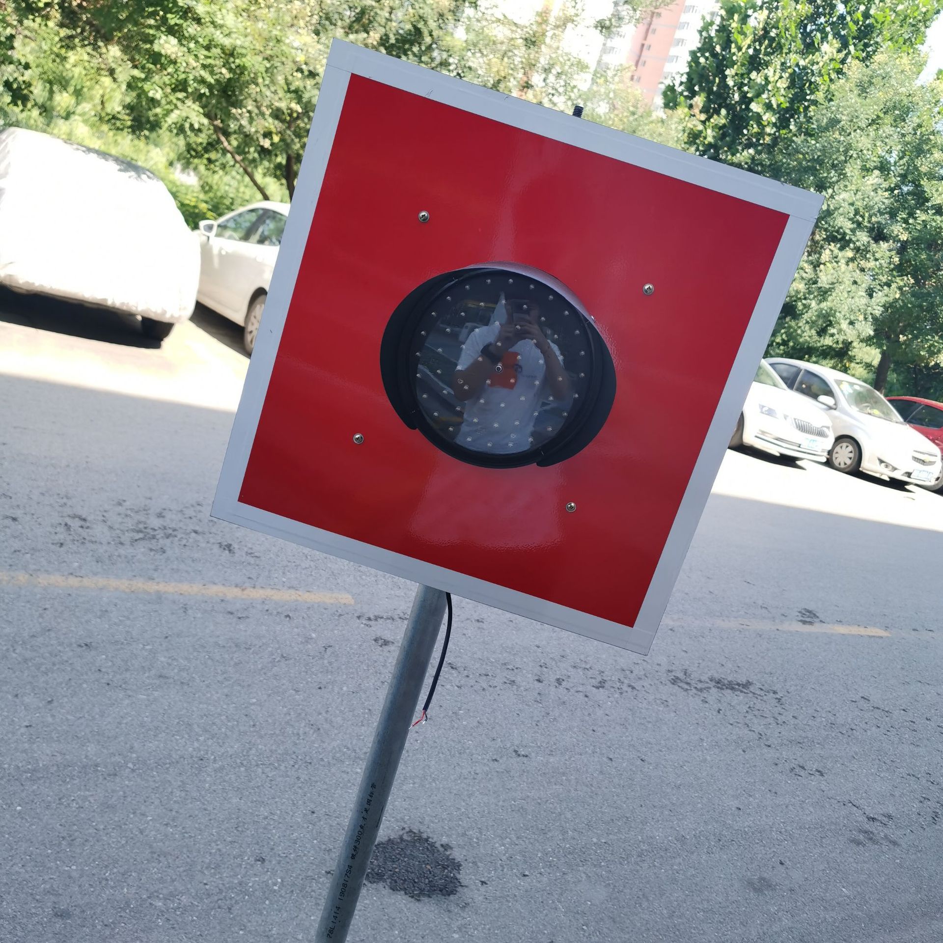 山东纽威达太阳能车档警示器 铁道用警示灯 土挡灯厂家包邮
