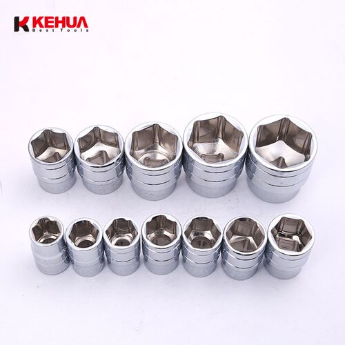 82件套铬钒钢汽修组套筒棘轮扳手套装工具