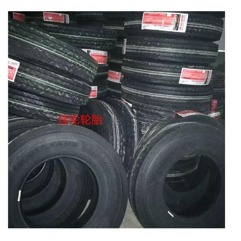 现货直供 卡客车全钢真空胎大货车12R22.5新三线花纹全钢轮胎