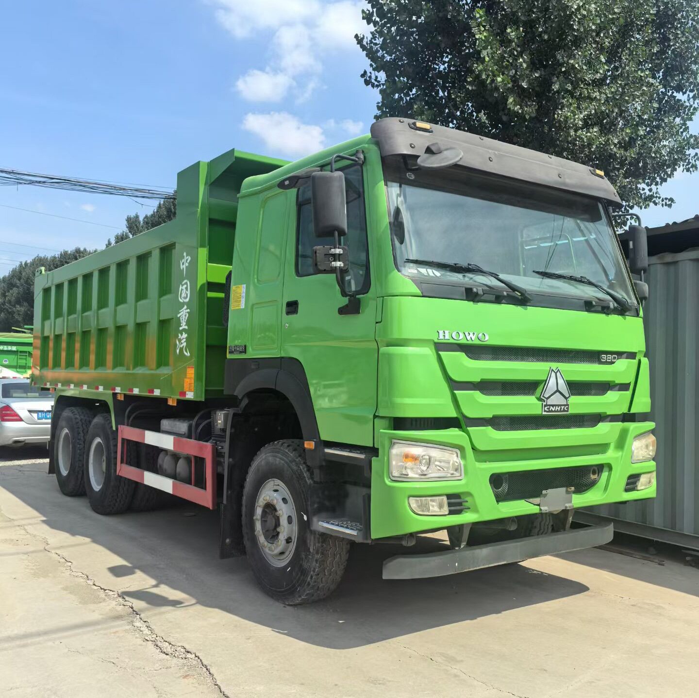 豪沃6X4工程自卸车380马力