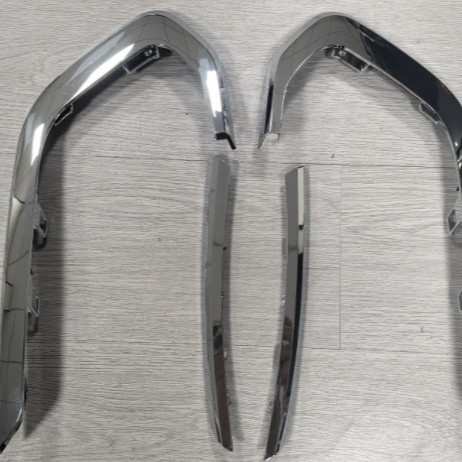 直销 8450090633适用于拉达 前保险杠饰条左上