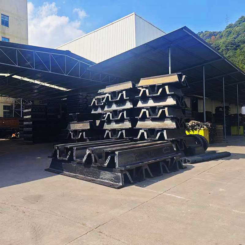矿用P50型嵌丝橡胶道口板减震性好 铁路橡胶道口铺面板平交道口板