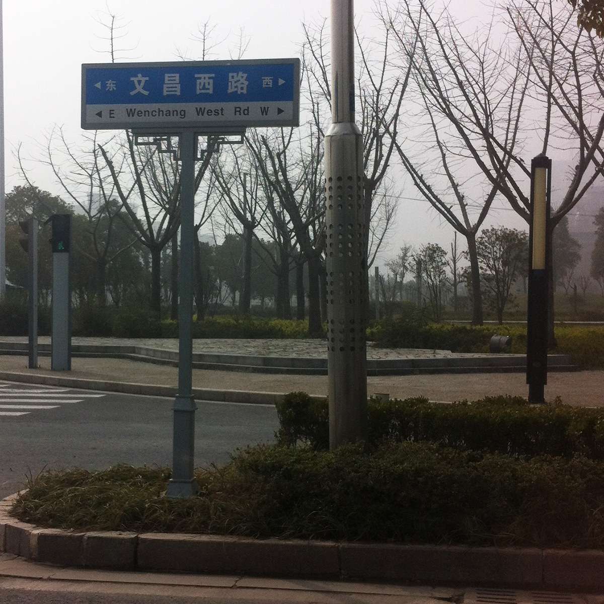 厂家现货交通标志牌立杆热镀锌杆件路口高速公路标志牌立杆
