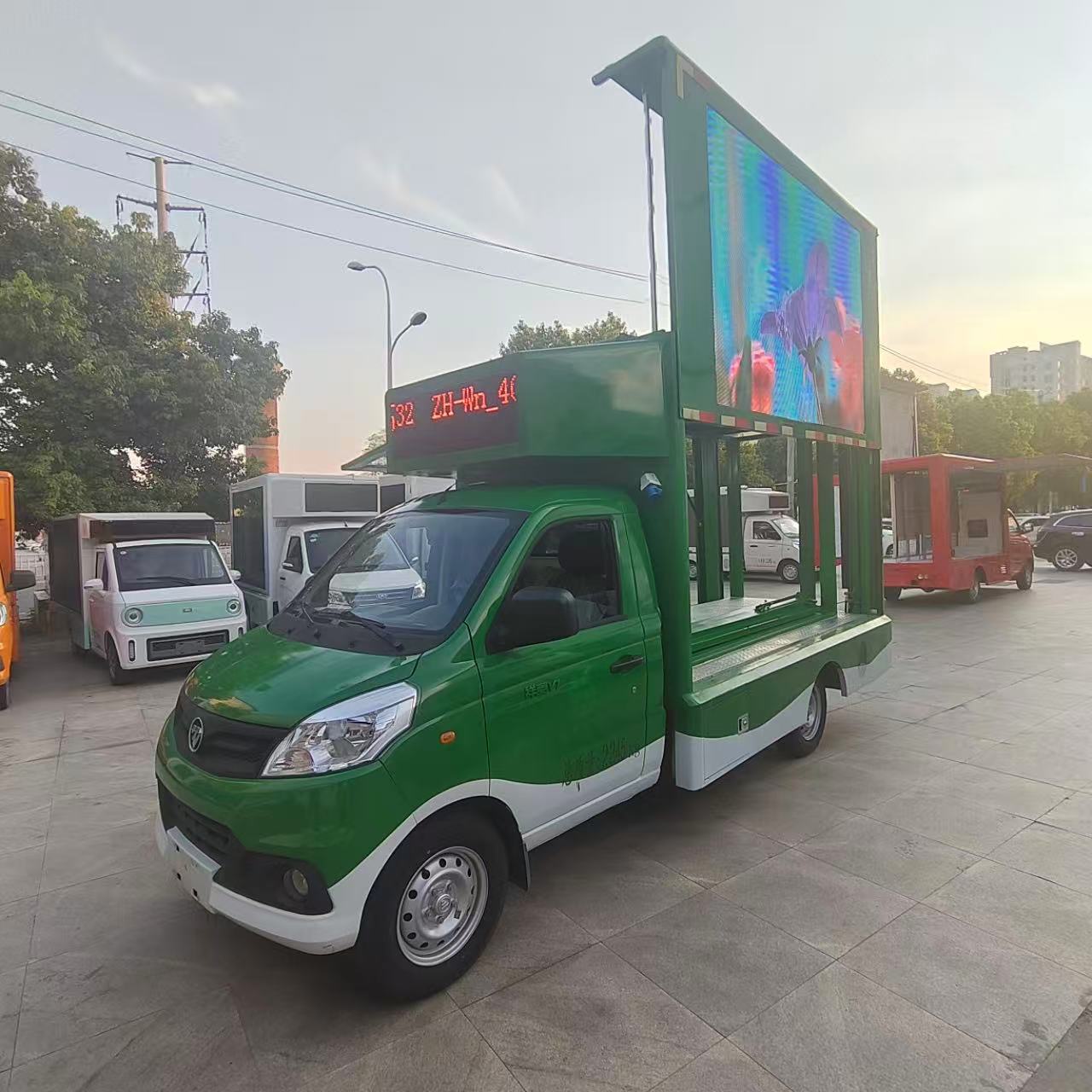 出口广告车 跃进双排座广告传媒车 移动广告宣传车
