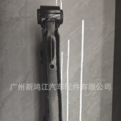 551A0-3TS0B 适用于L33/13-18天籁 后桥下拉臂 RH