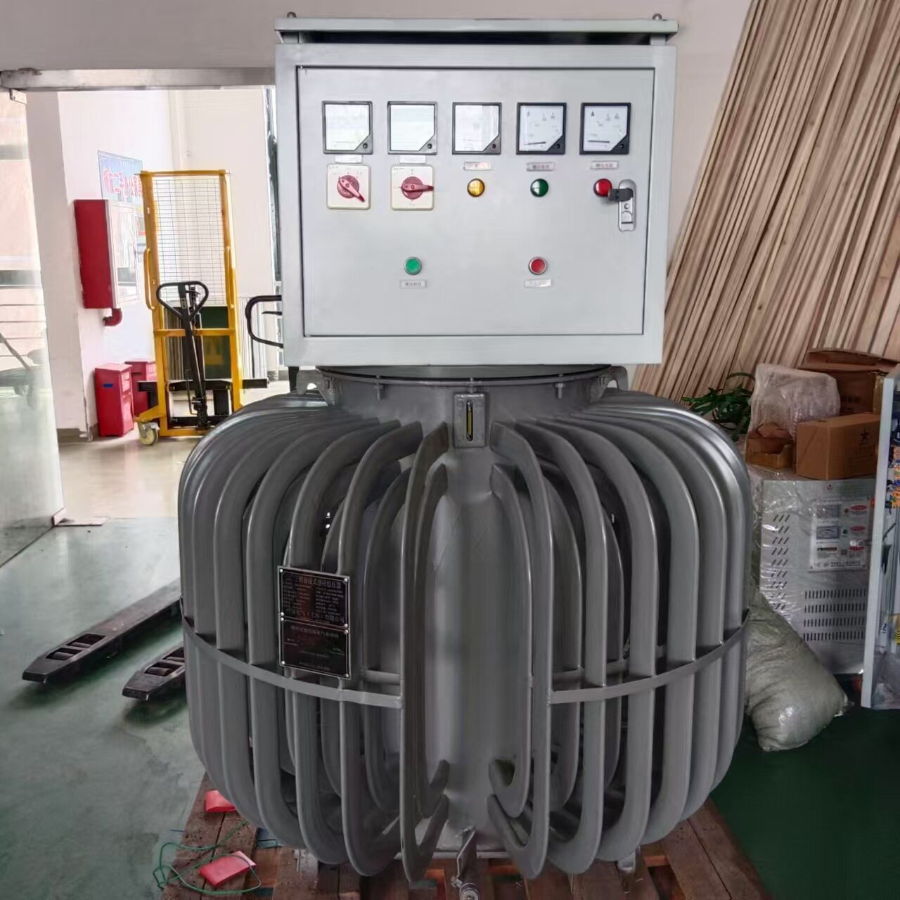 油浸式感应无触点全自动补偿式电源隧道桥梁工地空压机增流升压器图片