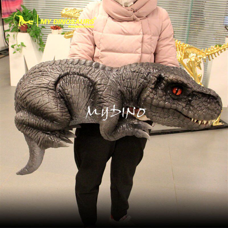 直销仿真恐龙手偶怀抱 牛龙模型可动可眨眼景区Y用玩偶生产