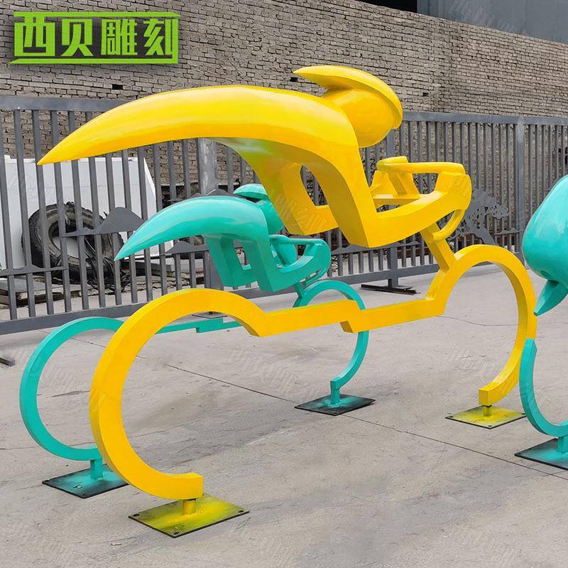 不无品牌/锈志运动人物雕校园钢体育场标抽象骑自行车人摆塑件