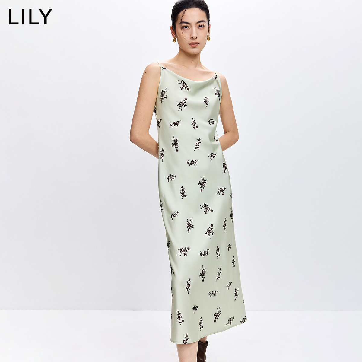 LILY2026春新款女装薄荷曼波欧若风缎面斜裁荡领玫瑰花吊带连衣裙