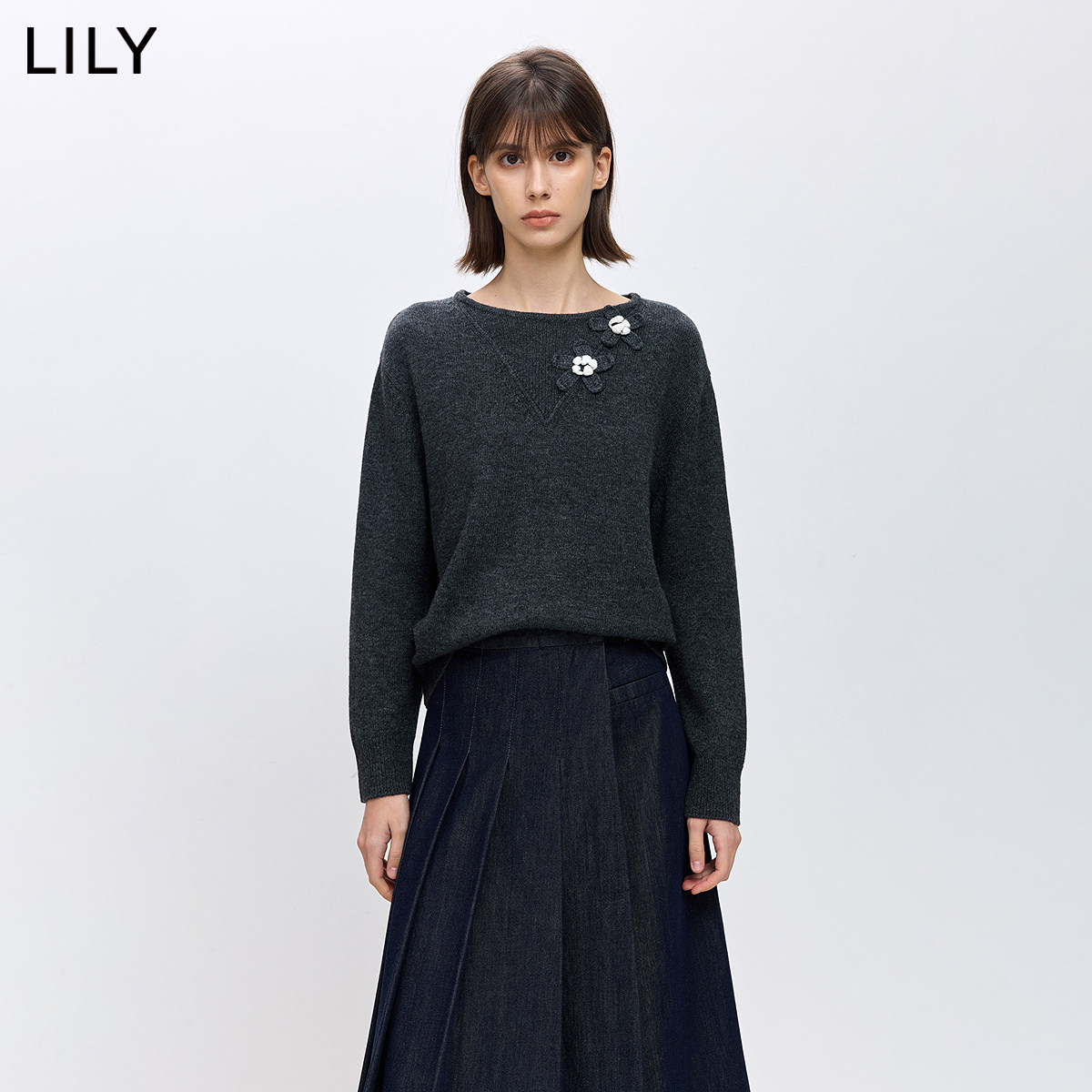 LILY2026春新款女装含羊毛一字领撞色立体花朵宽松套头针织衫毛衣