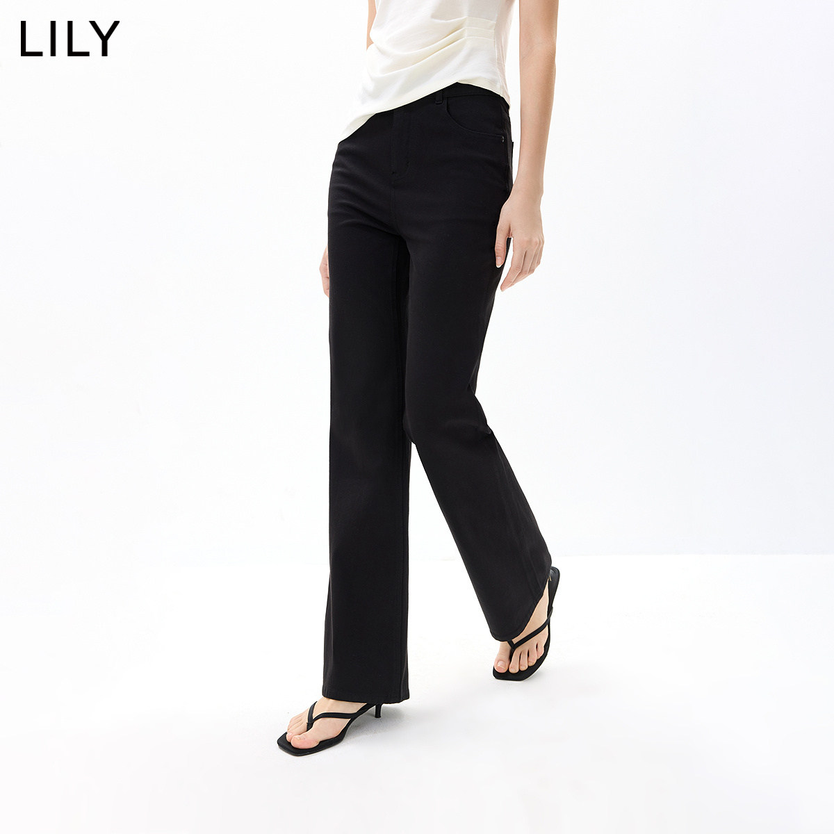LILY2026秋新款复古高腰修身显瘦休闲通勤百搭纯色微喇裤牛仔裤女