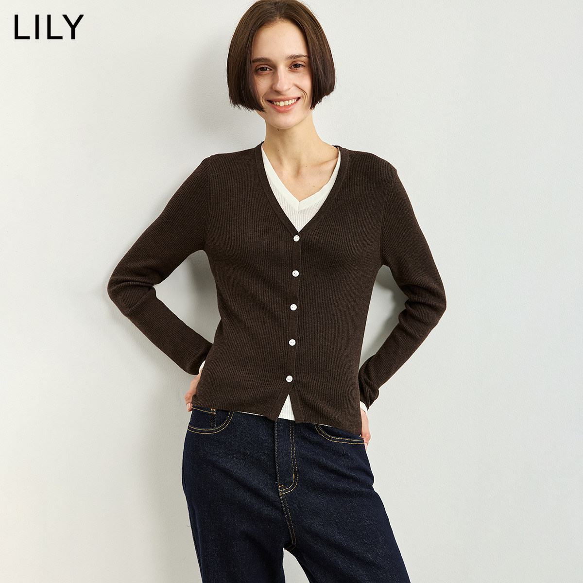 LILY2026冬新款女装复古撞色假两件V领休闲通勤薄款针织开衫外套