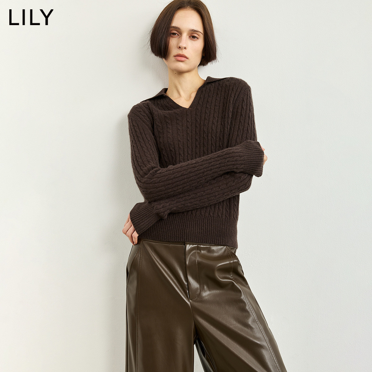 100%山羊绒LILY2026冬新款女装翻领V领麻花绞花肌理感套头针织衫
