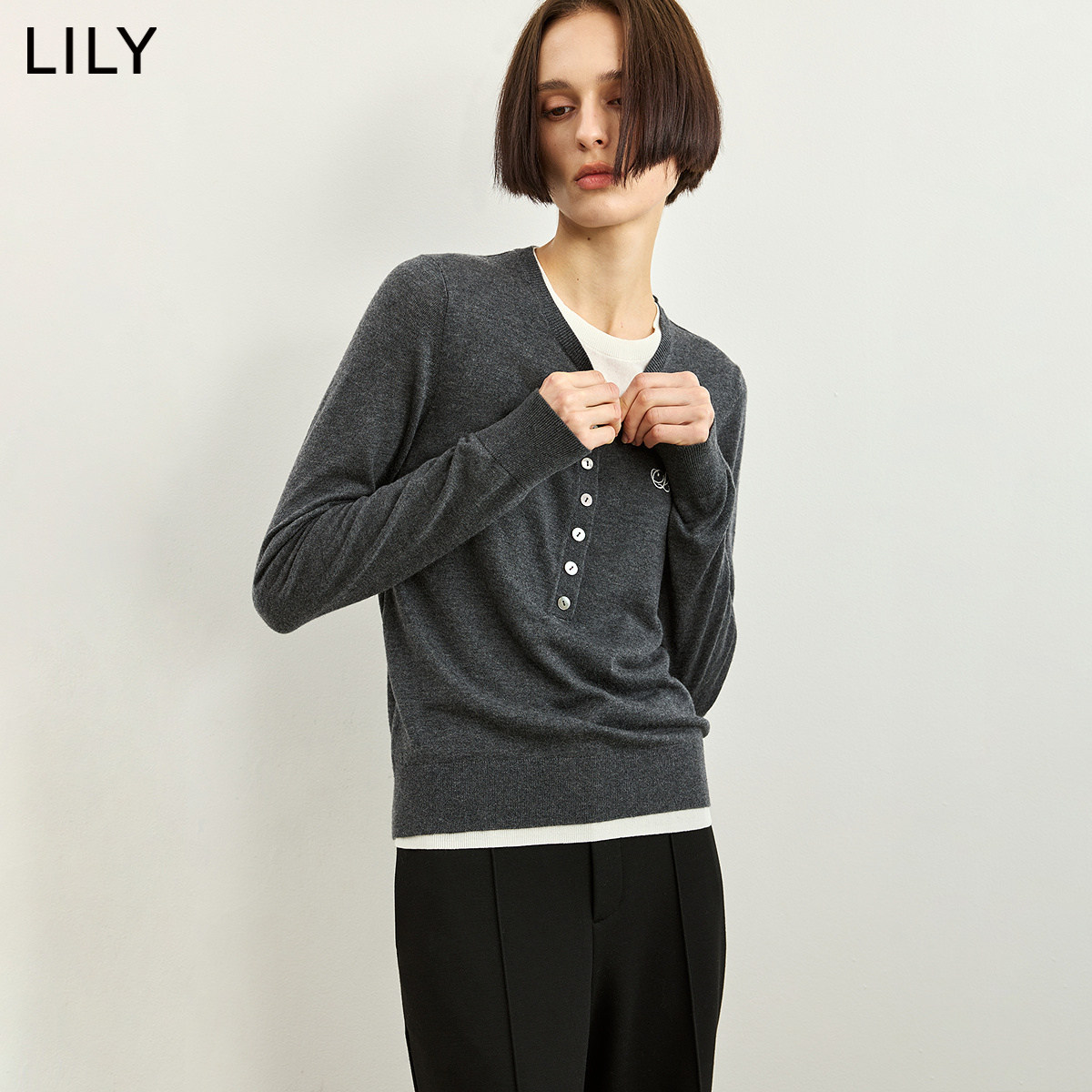 LILY2026冬新款女装格雷系撞色假两件休闲通勤长袖套头圆领针织衫