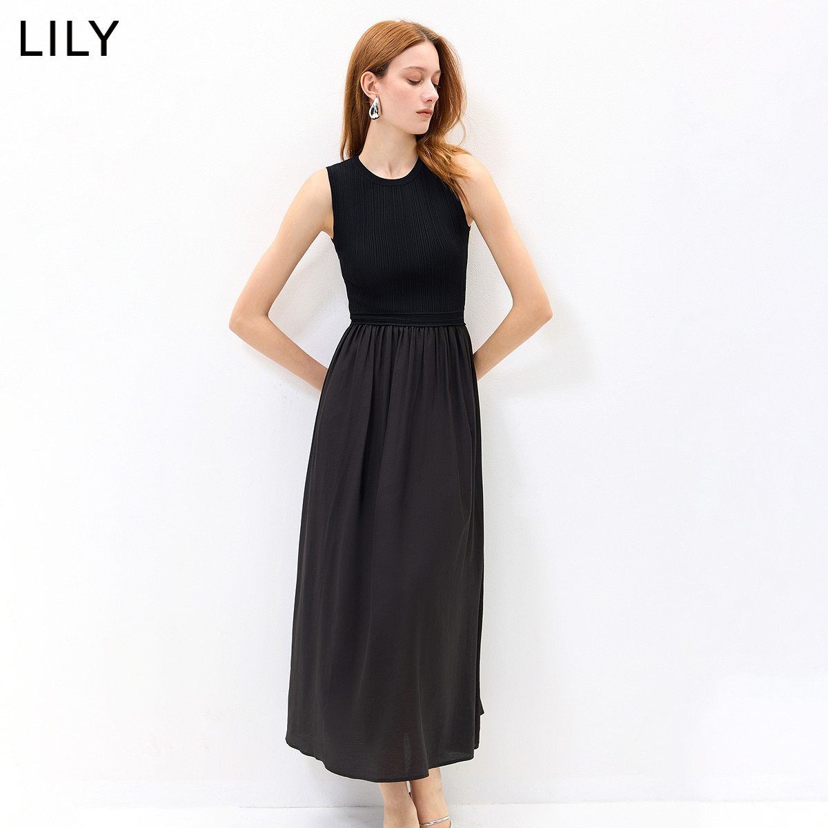 LILY2026夏新款含醋酸复古拼接休闲通勤黑色无袖圆领套头连衣裙女