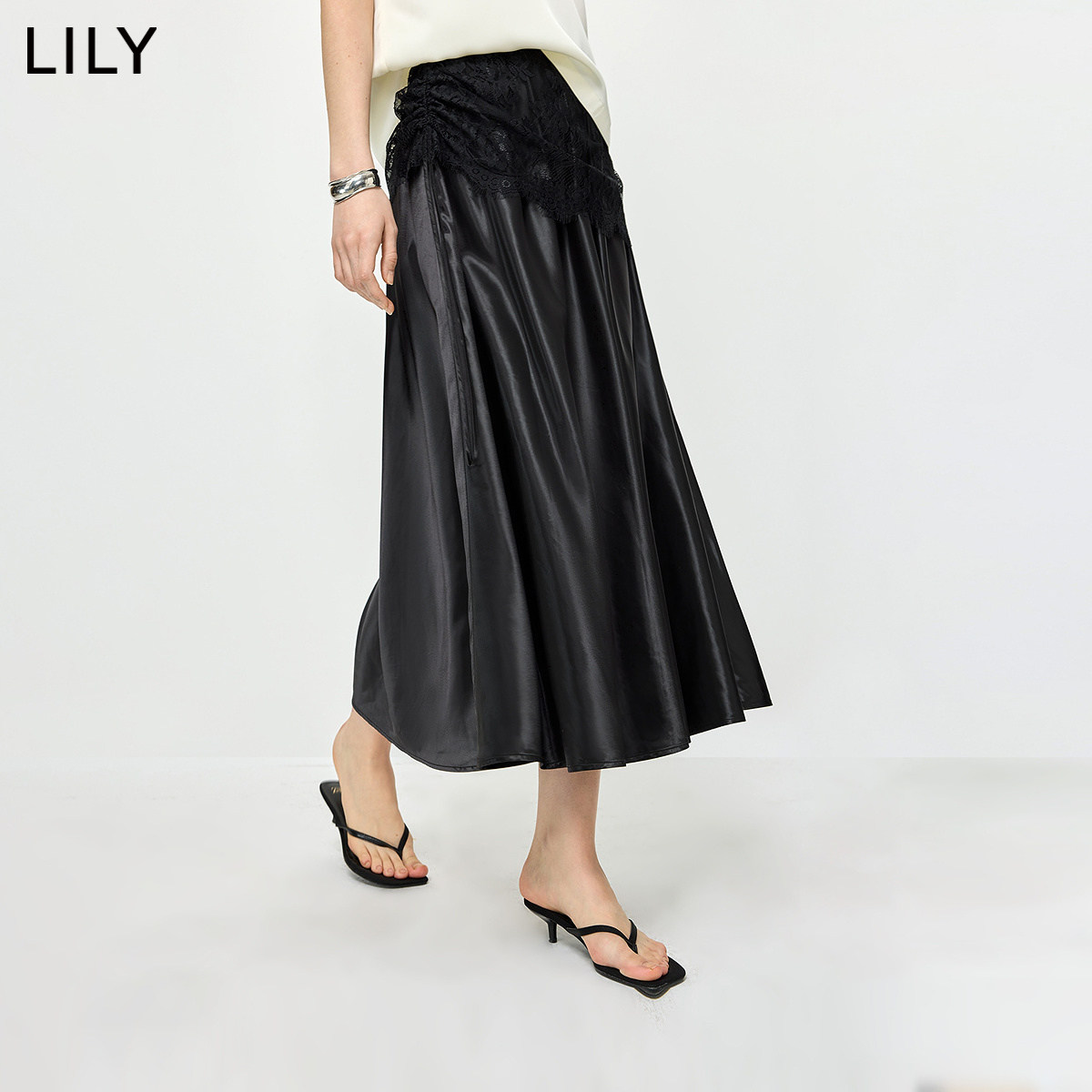 LILY2026夏新款女装复古法式蕾丝拼接宽松垂感气质通勤黑色半身裙