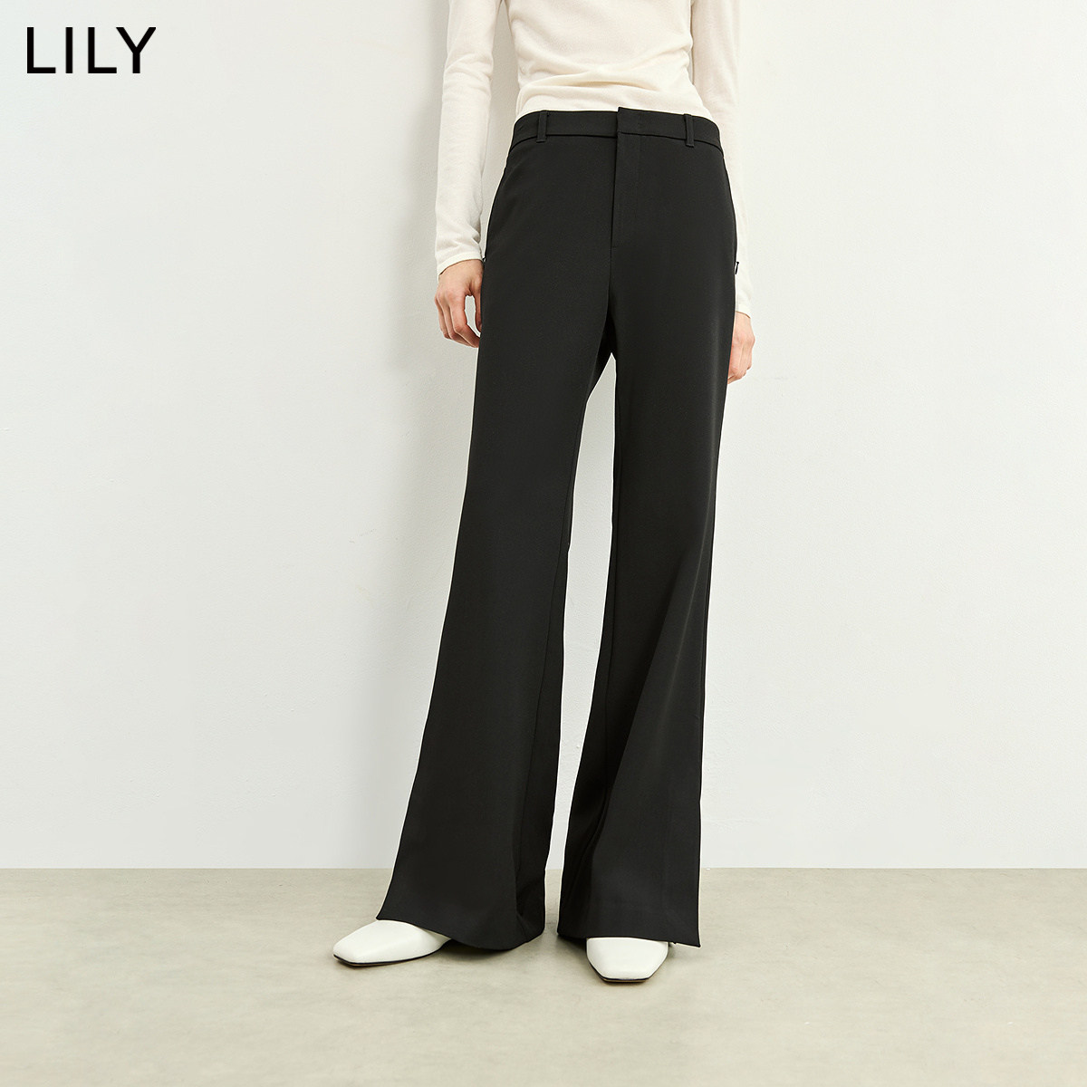 LILY2026冬新款女装复古休闲通勤窄版修身开叉百搭黑色微喇裤西裤