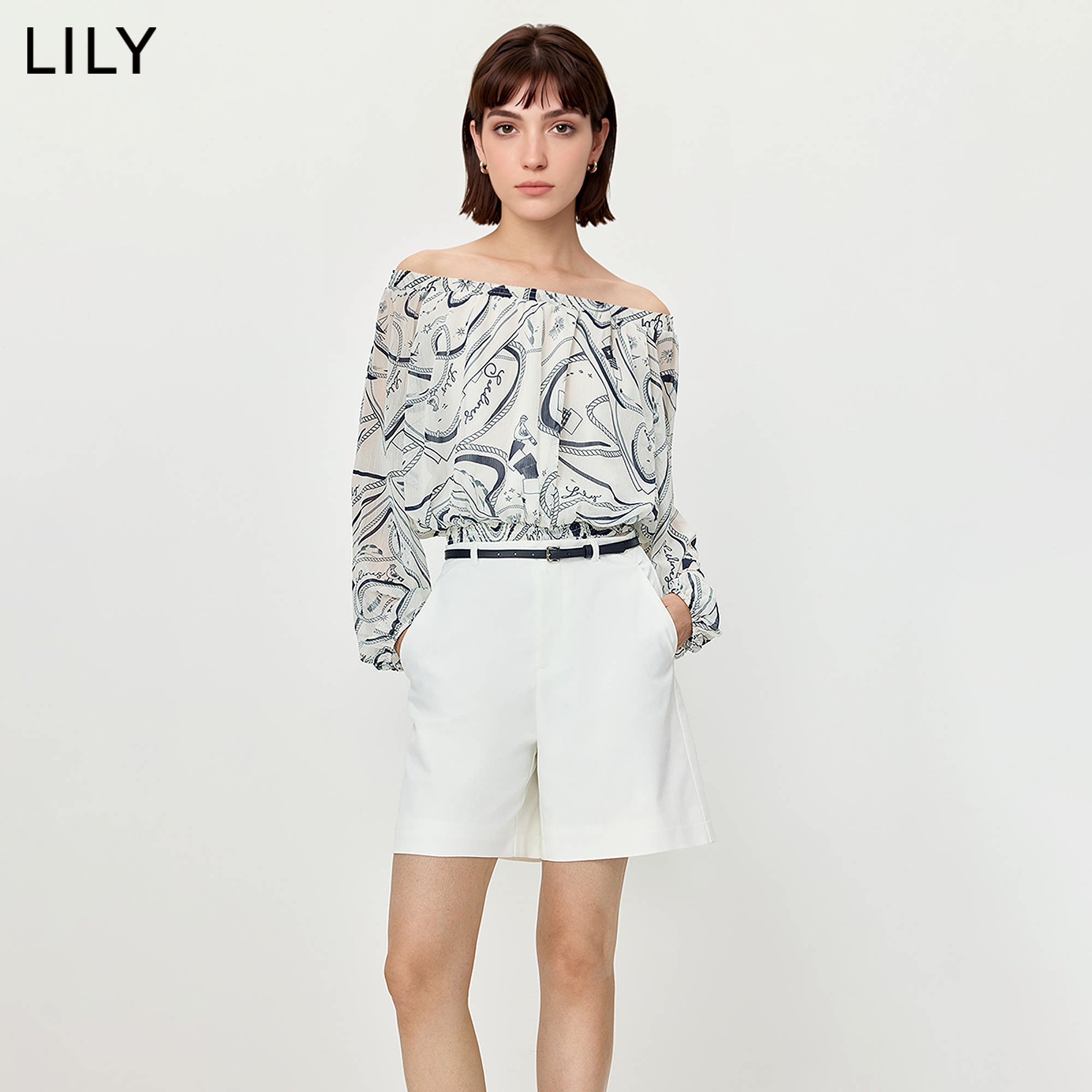 LILY2026夏新款度假风松弛感撞色印花一字肩气质通勤休闲雪纺衫女