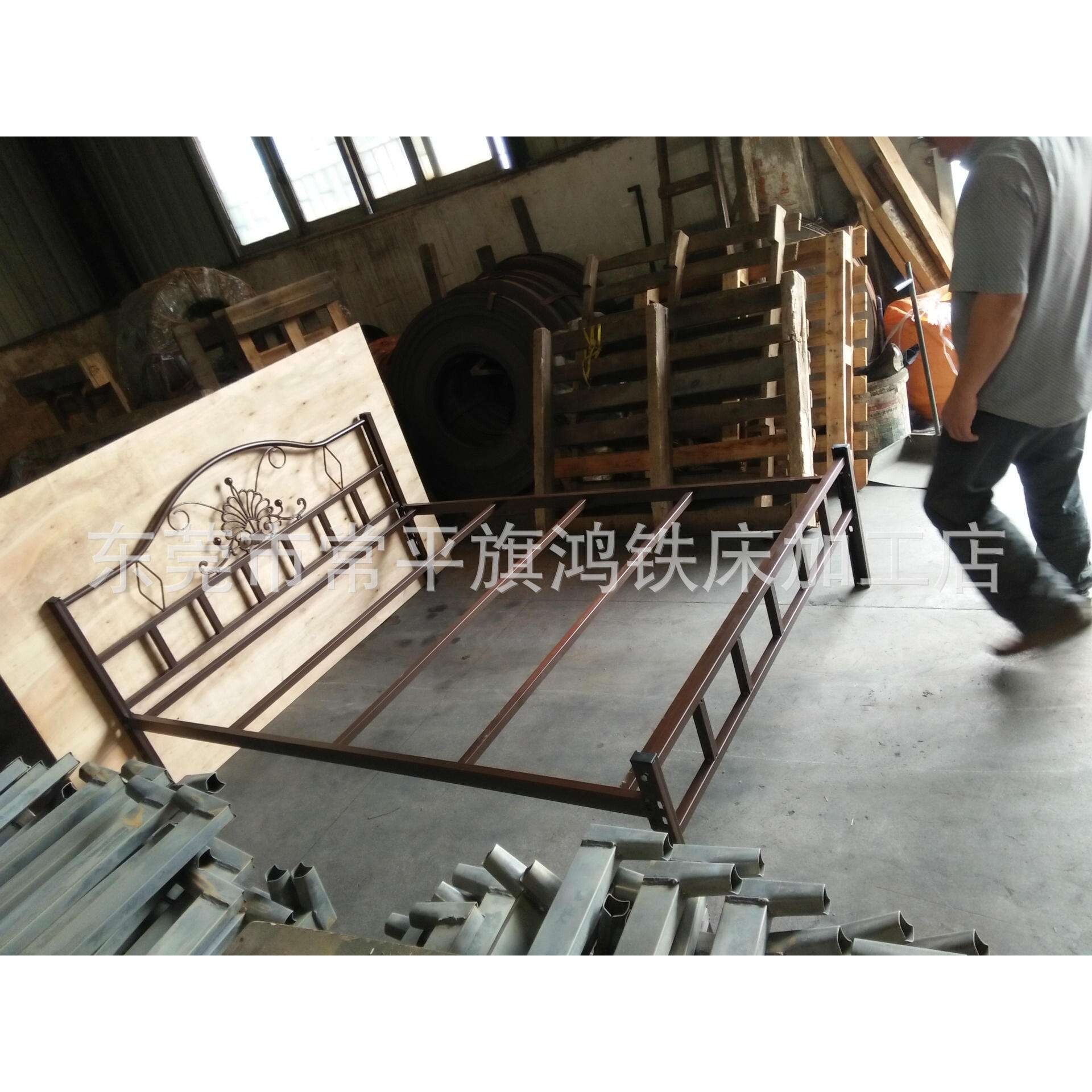 东莞双人床厂家直销　1.2米1.5米单层铁架床　不用床板的铁架床