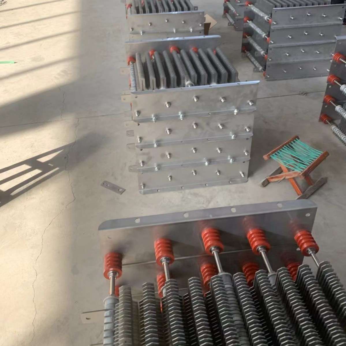 鲁杯中性点接地电阻器6.3KV-100A-10S有独特的钢栅结构设计散热好