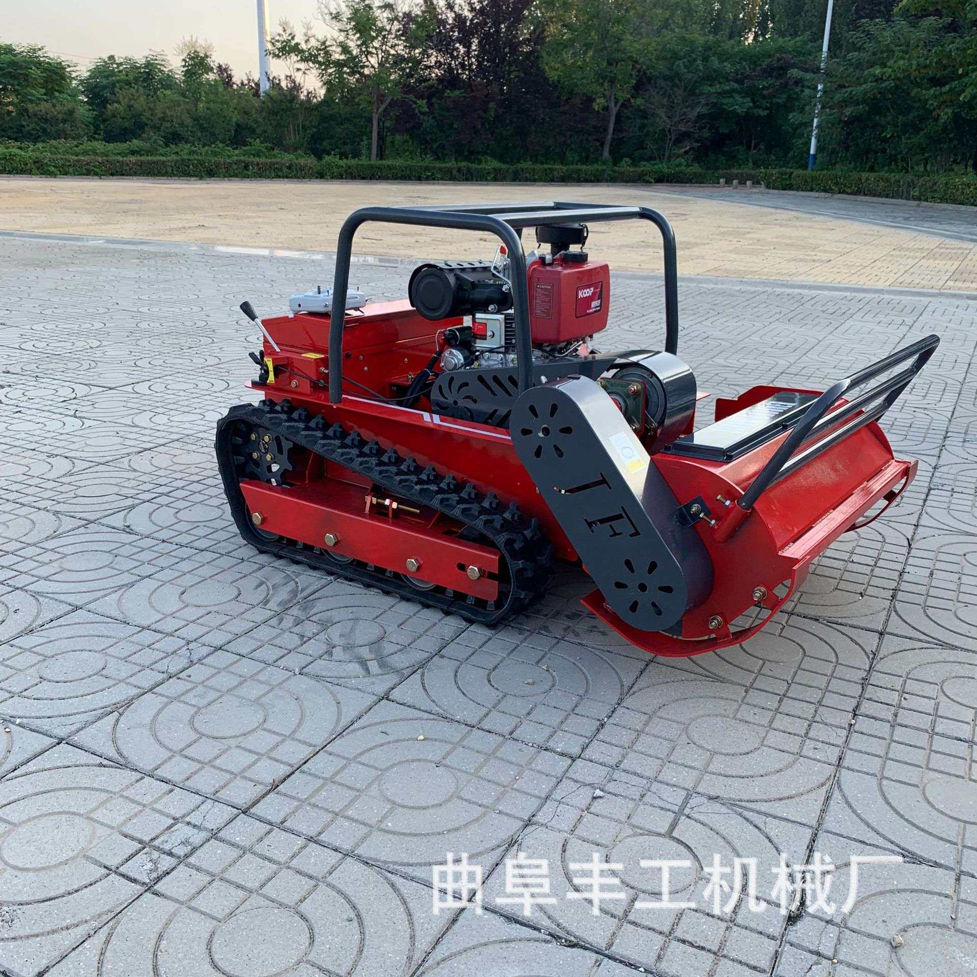 出口割草机器人果园草坪光伏站杂草除草遥控割草机农用打草机