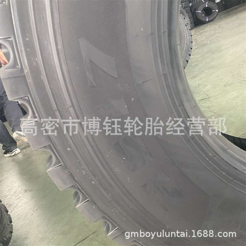 华盛12R22.5 全钢真空大货挂车卡车轮胎HS17矿花11R22.5 11R24.
