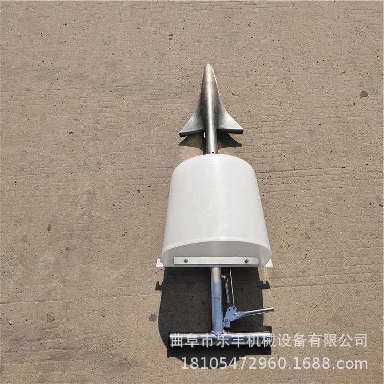 新型果树施肥机器 园林树木入土追肥器 农用铁锹式果园硬地施肥机