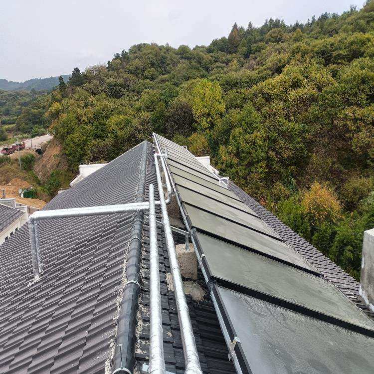 宿舍楼安装太阳能集热器结合空气能热泵热水系统 3吨生活热水系统