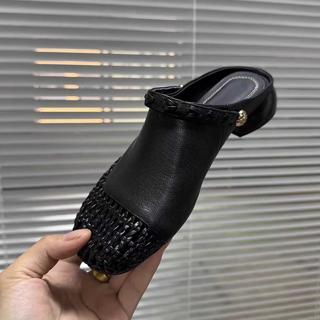夏季透气包头羊皮半拖鞋女时尚外穿百搭圆头两穿粗跟皮拖鞋女